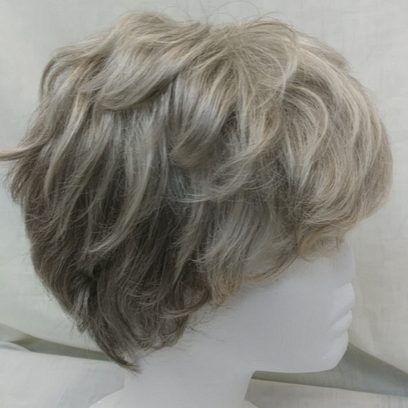 Paula Young's Abby WhisperLite Wig in Silvery Moon, Average Size. - Picture 2 of 8